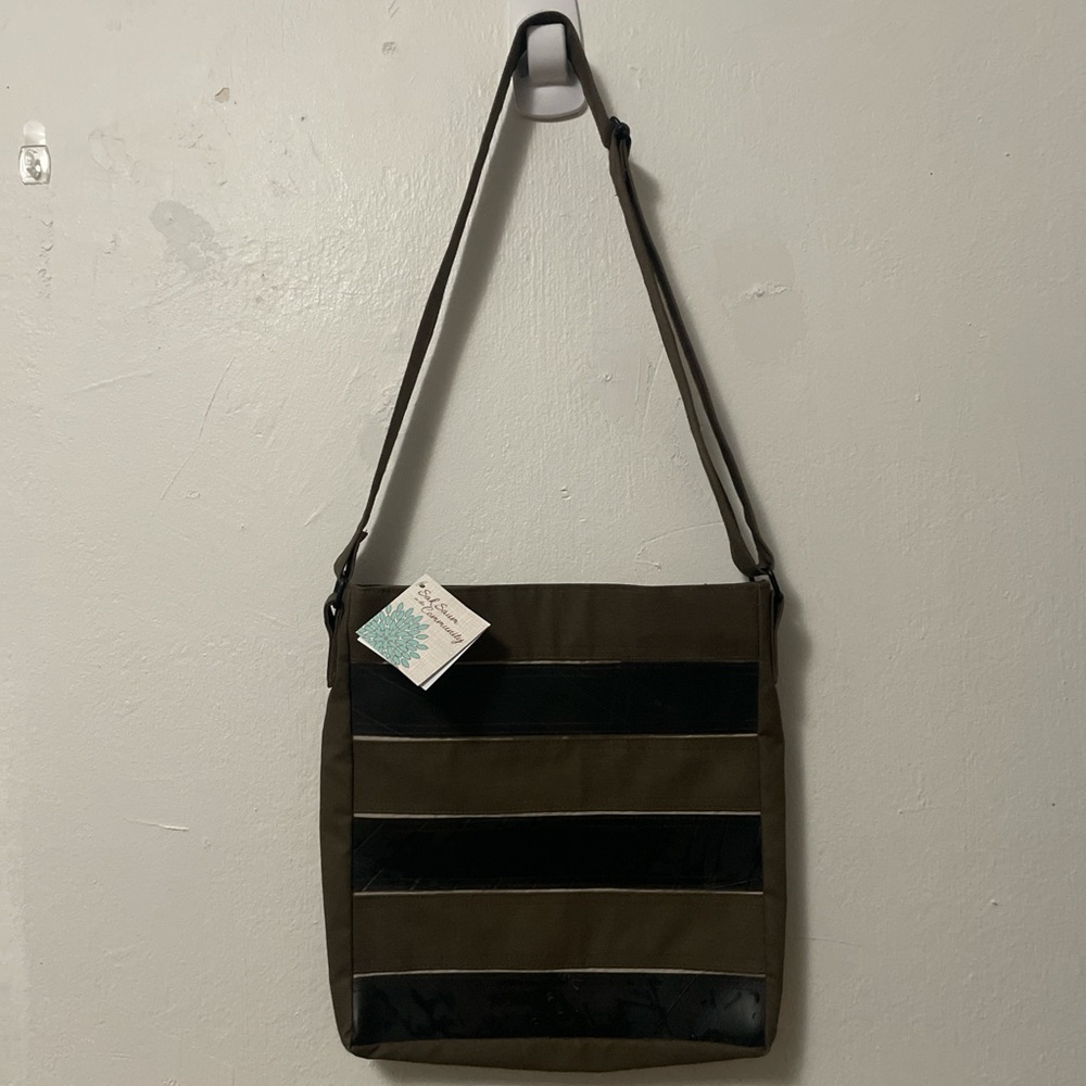 For Freedom By Sak Saum Crossbody Bag For Women’s. NWT Brown/Black Color 100%